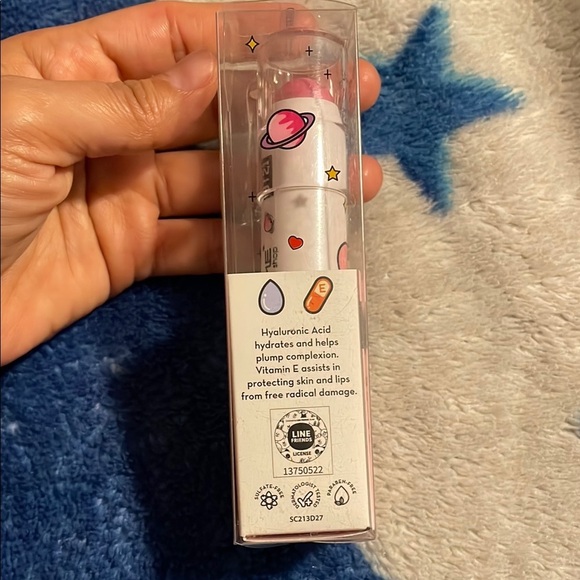 Pink and White Blush Stick for a Natural Glow - Picture 4 of 5